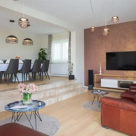 Stunning Adria In Villa