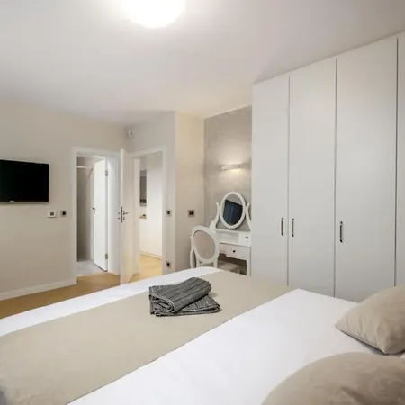 Villa Stunning Adria In