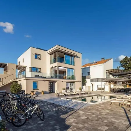 Villa Stunning Adria In Rovinj